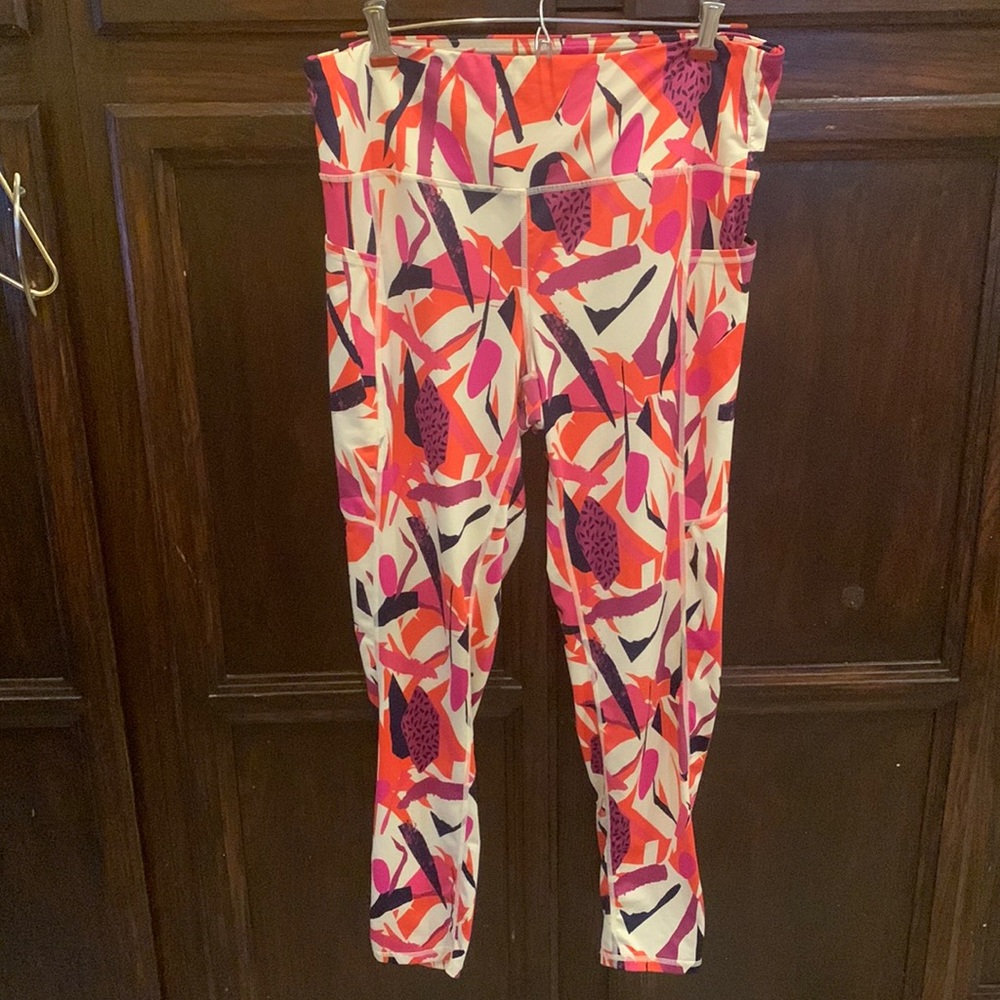 *4/$20* J Dow Fitness x Target graphic print leggings - size XL